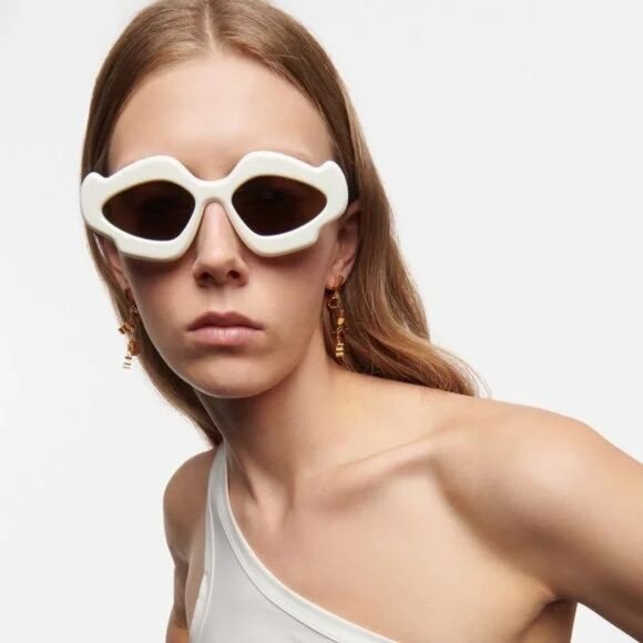 Loewe Women Sunglasses Shiny Ivory Brown Geometric LW40109U 21E CURVY BRAND NEW - Picture 11 of 12
